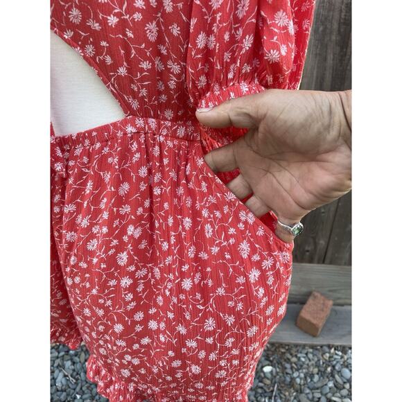 Urban Outfitters Tilly Floral Romper One Piece Size Small Red - Picture 12 of 14